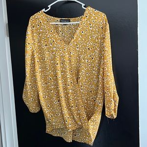 Gold Leopard Print Front Tuck Blouse Size Large
